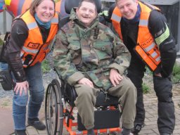 2025-11-14_Moment-de-Partage-et-Bonheur-en-Side